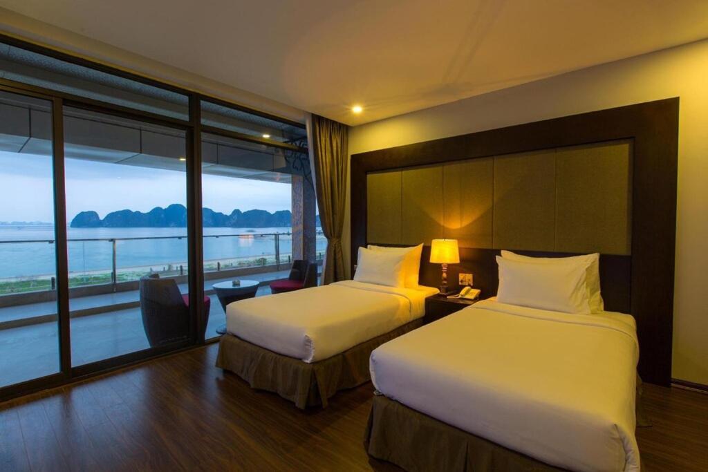 Moon Halo Hotel Ha Long Exteriör bild
